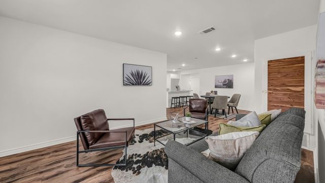 3521 Kenwood Avenue, Fort Worth, TX 76116