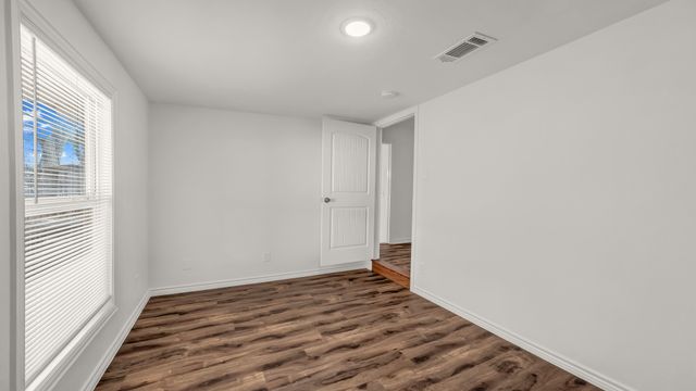 3521 Kenwood Avenue, Fort Worth, TX 76116