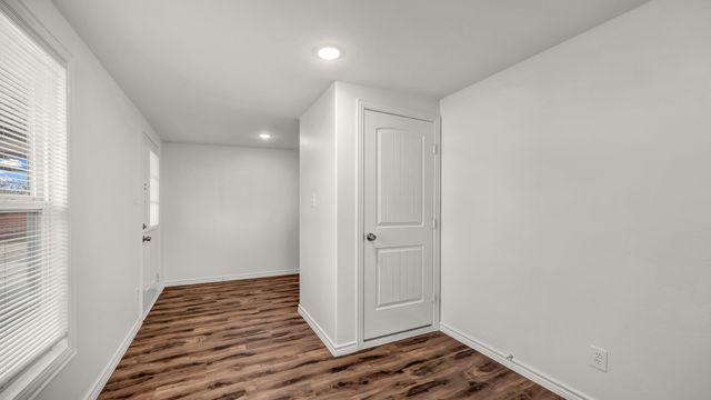 3521 Kenwood Avenue, Fort Worth, TX 76116