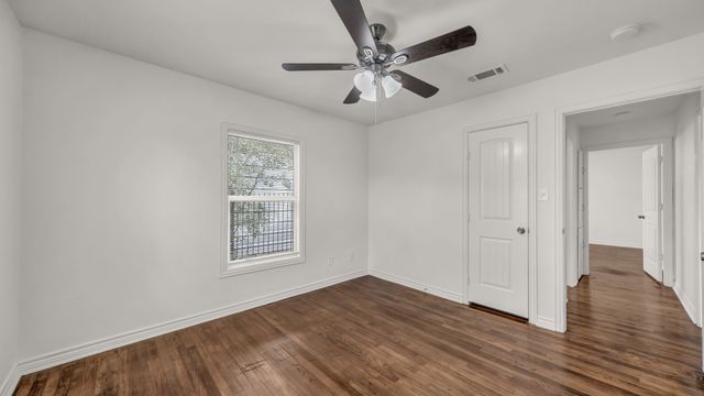 3521 Kenwood Avenue, Fort Worth, TX 76116