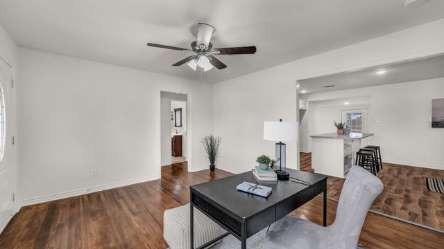 3521 Kenwood Avenue, Fort Worth, TX 76116