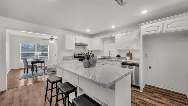 3521 Kenwood Avenue, Fort Worth, TX 76116