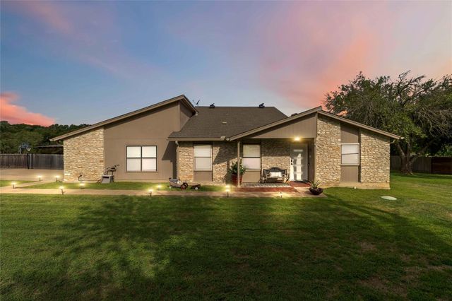 305 Canyon Wren DR, Buda, TX 78610