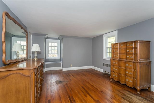 19 Willow Ave, Weymouth, MA 02191
