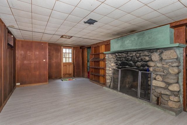 19 Willow Ave, Weymouth, MA 02191