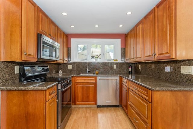 19 Willow Ave, Weymouth, MA 02191