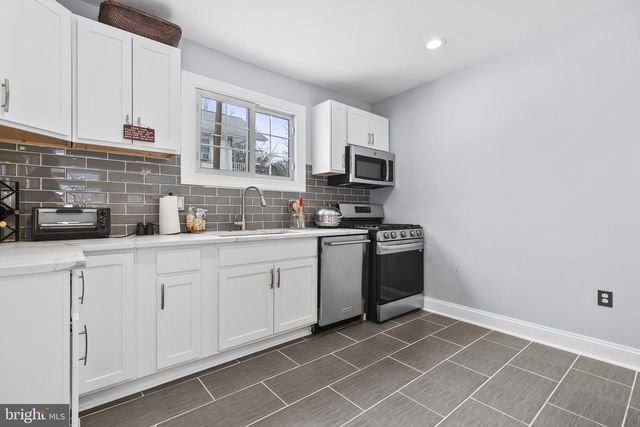 4840 HAYES ST NE, Washington, DC 20019