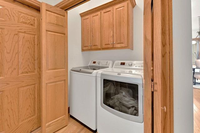 3027 Joshua LANE, West Bend, WI 53095