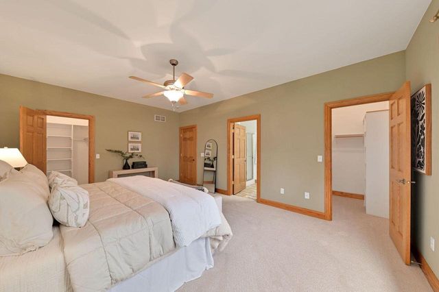 3027 Joshua LANE, West Bend, WI 53095