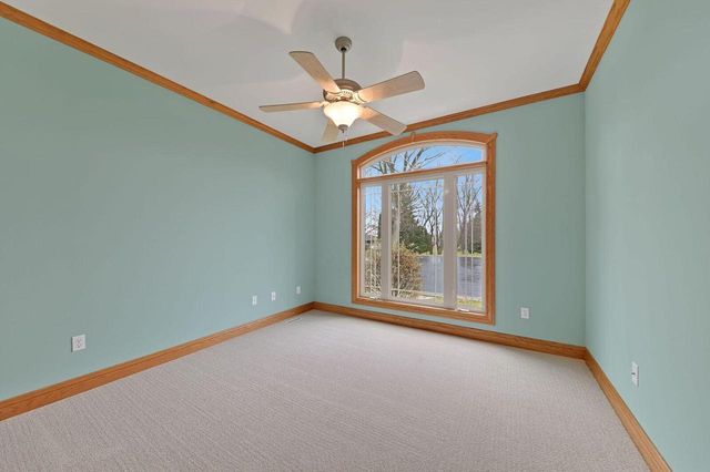 3027 Joshua LANE, West Bend, WI 53095