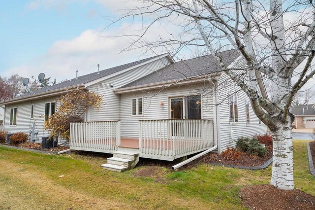 3027 Joshua LANE, West Bend, WI 53095