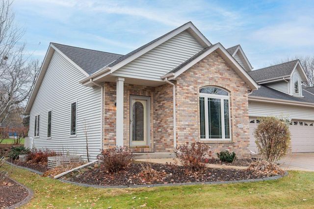 3027 Joshua LANE, West Bend, WI 53095