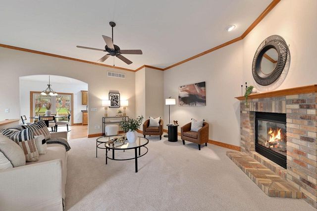 3027 Joshua LANE, West Bend, WI 53095