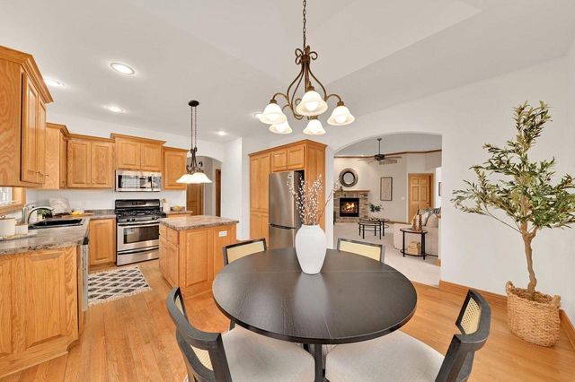 3027 Joshua LANE, West Bend, WI 53095