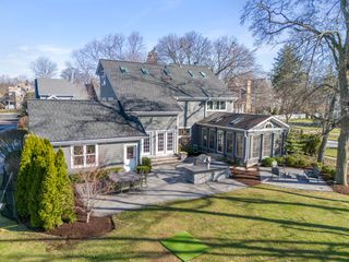 606 W Franklin Street, Wheaton, IL 60187