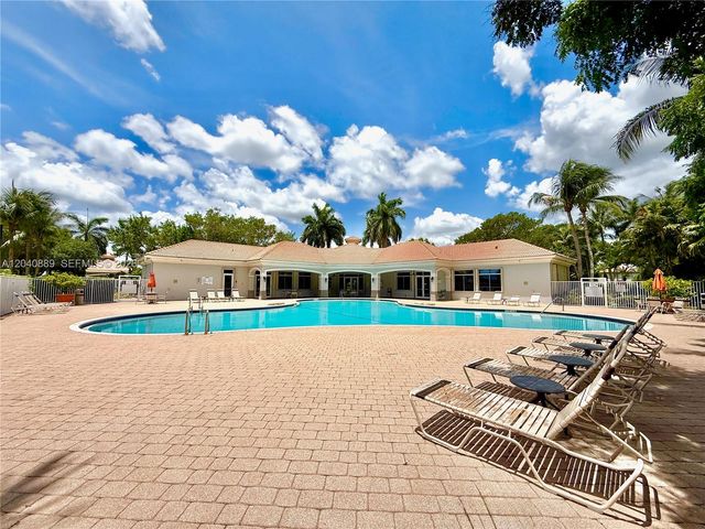 9612 Lily Bank Ct, Riviera Beach, FL 33407