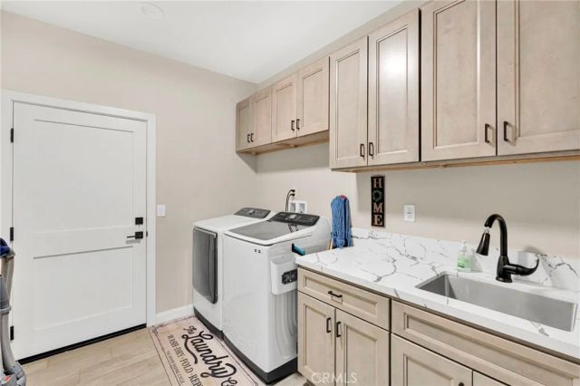 9926 Fir St, Oak Hills, CA 92344