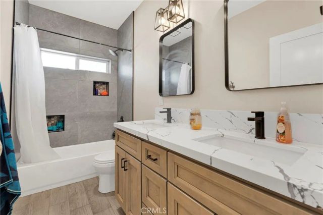 9926 Fir St, Oak Hills, CA 92344