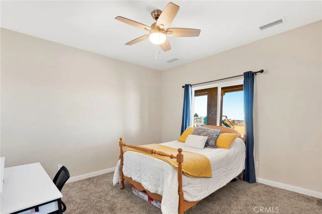 9926 Fir St, Oak Hills, CA 92344