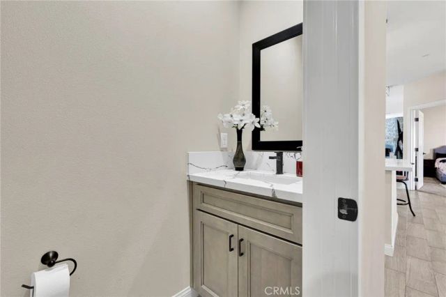 9926 Fir St, Oak Hills, CA 92344