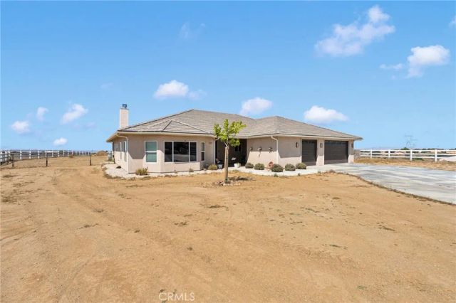9926 Fir St, Oak Hills, CA 92344