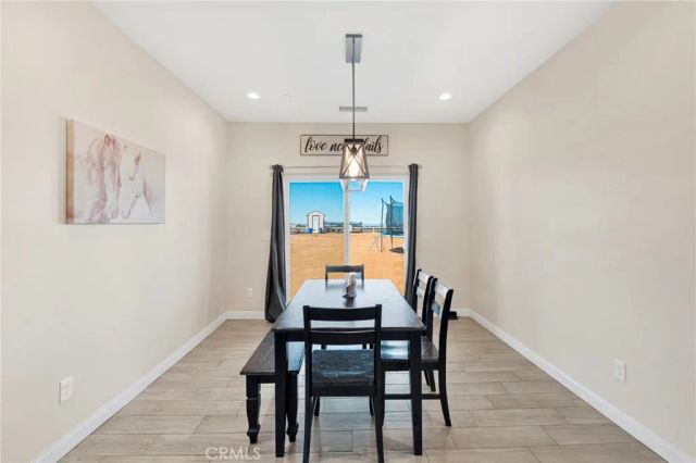 9926 Fir St, Oak Hills, CA 92344