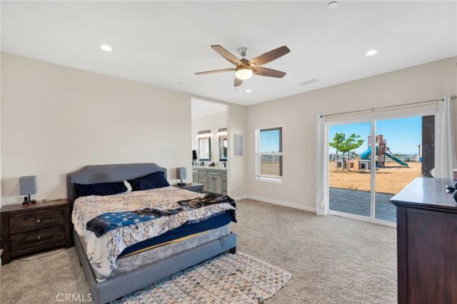 9926 Fir St, Oak Hills, CA 92344