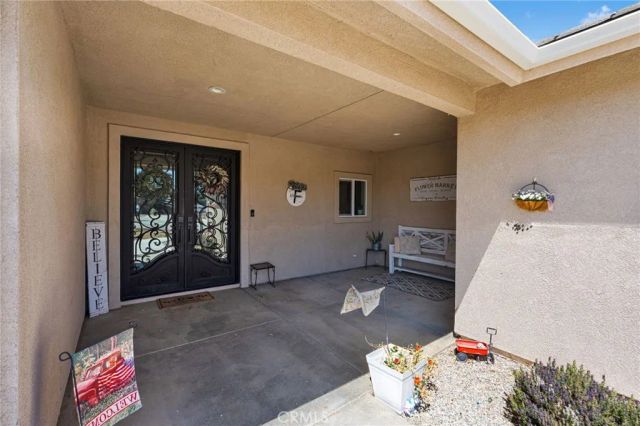 9926 Fir St, Oak Hills, CA 92344