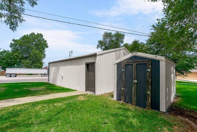 200 E Mccarty Street, Edgerton, KS 66021