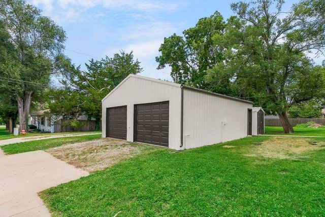 200 E Mccarty Street, Edgerton, KS 66021