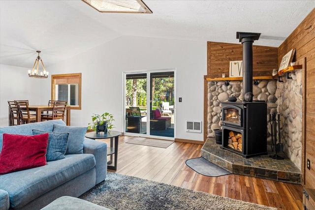 18961 River Woods Drive, Bend, OR 97702