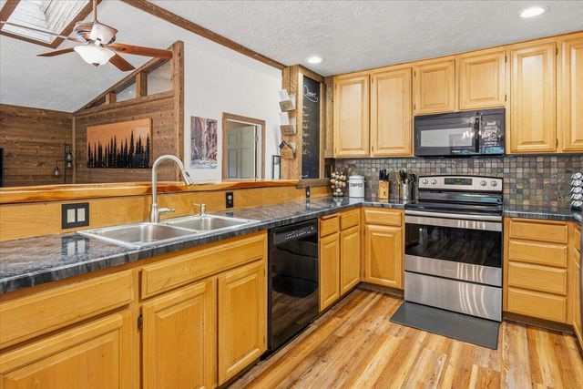 18961 River Woods Drive, Bend, OR 97702