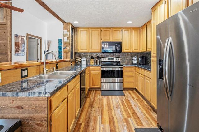 18961 River Woods Drive, Bend, OR 97702