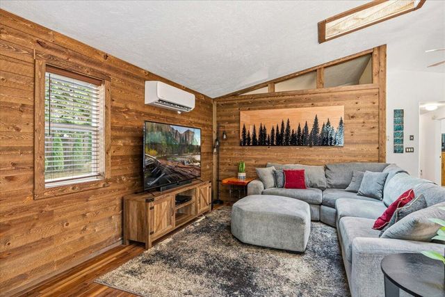 18961 River Woods Drive, Bend, OR 97702