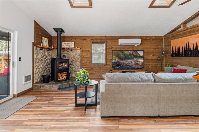 18961 River Woods Drive, Bend, OR 97702