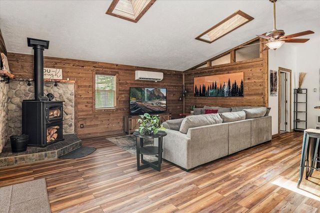 18961 River Woods Drive, Bend, OR 97702