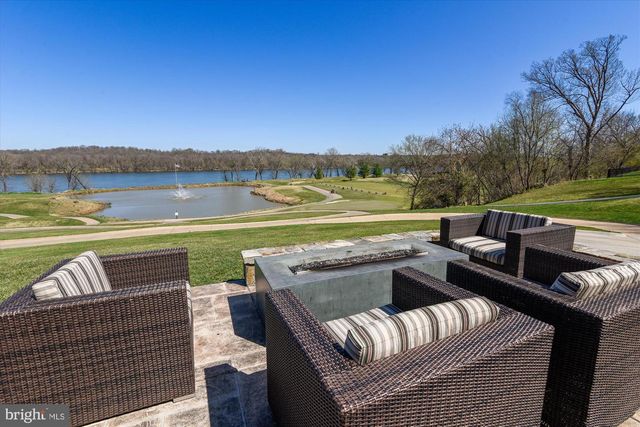 18415 KINGSMILL ST, Leesburg, VA 20176