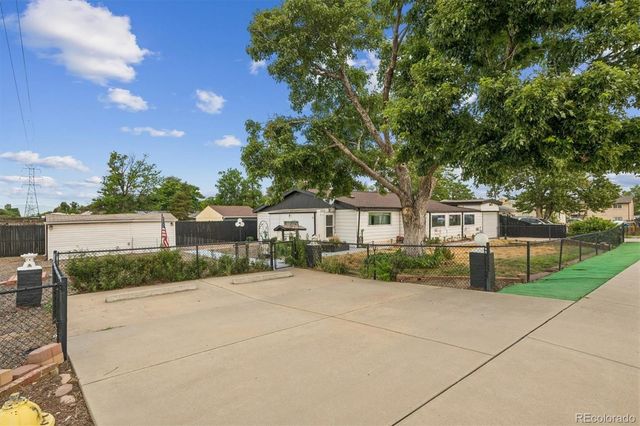 6921 Quebec Street, Commerce City, CO 80022