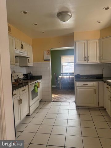 703 E DICKENSON CT, Sterling, VA 20164