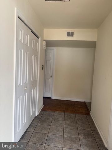 703 E DICKENSON CT, Sterling, VA 20164