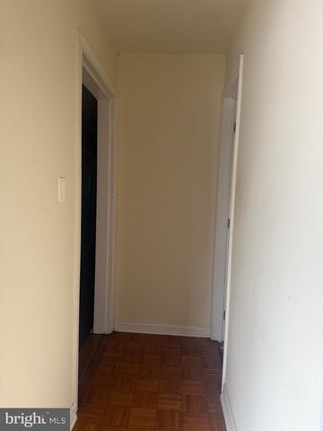 703 E DICKENSON CT, Sterling, VA 20164