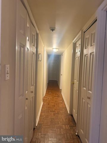 703 E DICKENSON CT, Sterling, VA 20164