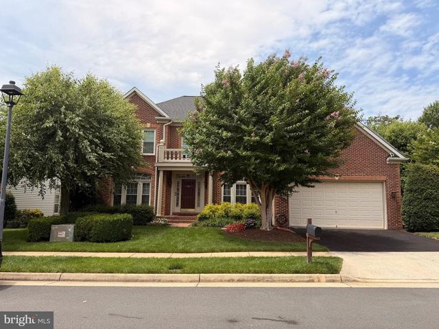 3714 VALLEY OAKS DR, Fairfax, VA 22033