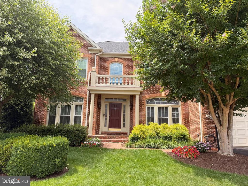 3714 VALLEY OAKS DR, Fairfax, VA 22033