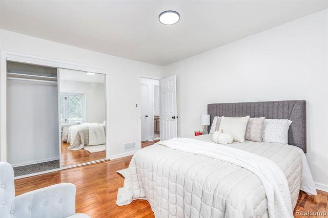 3287 Kilmer Drive, Troy, MI 48083