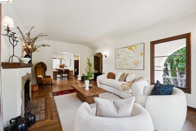 106 Sonia St, Oakland, CA 94618