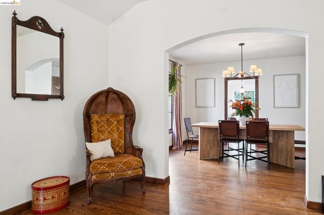 106 Sonia St, Oakland, CA 94618