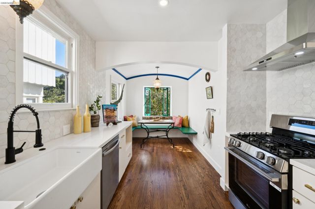 106 Sonia St, Oakland, CA 94618