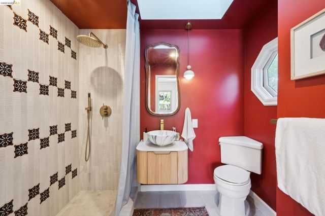 106 Sonia St, Oakland, CA 94618