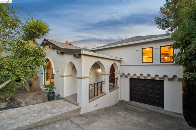 106 Sonia St, Oakland, CA 94618